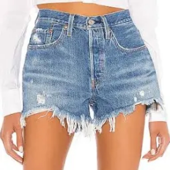 Levis 501 cut off jean shorts - Picture 1 of 15